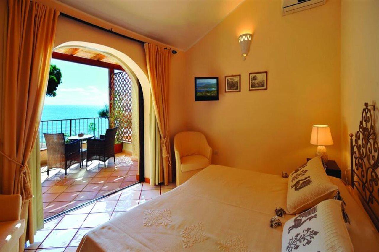 Is Morus Relais Hotel Santa Margherita di Pula Luaran gambar